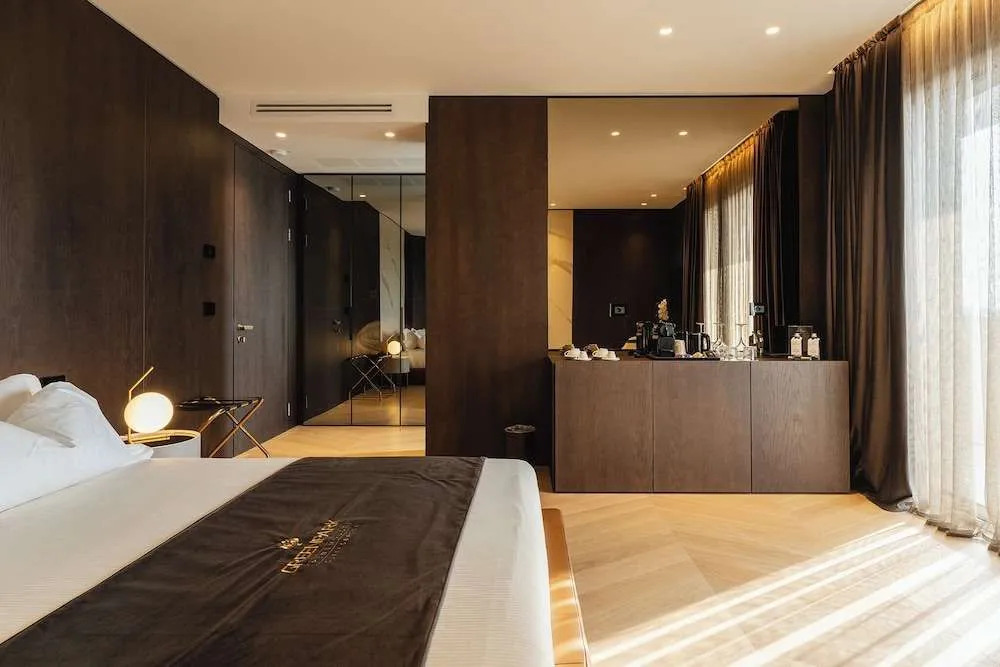 Green Park Penthouse Suite & Pool - Heated Pool