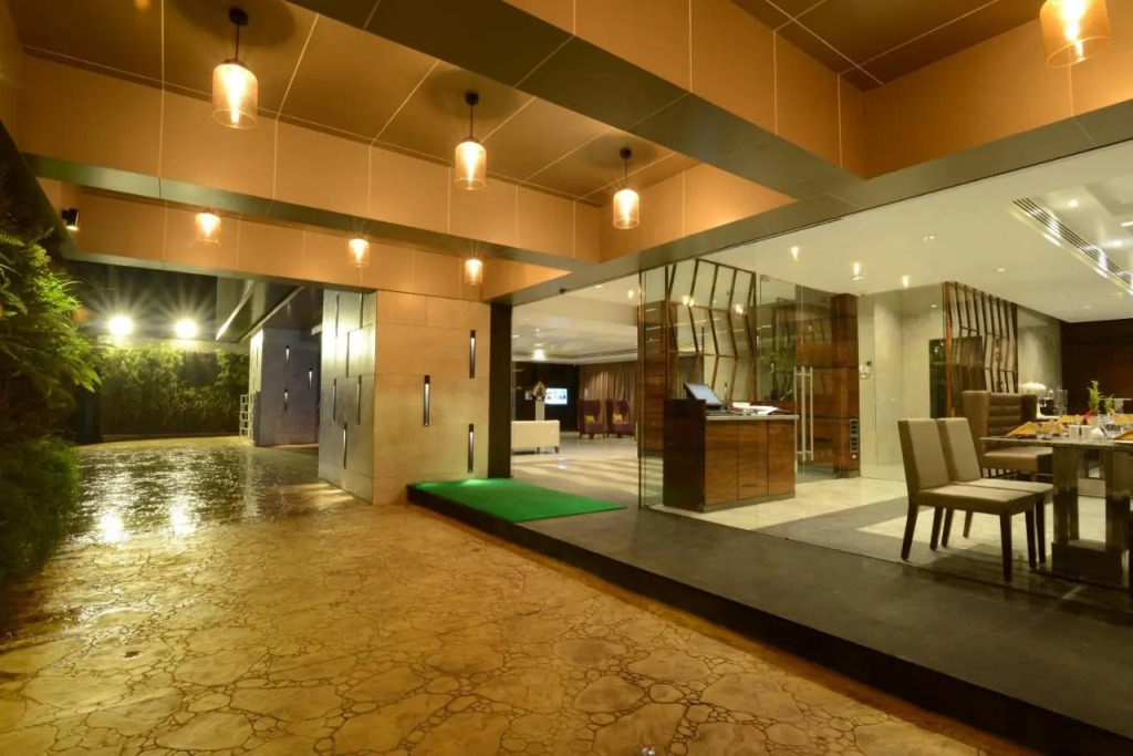 Hotel Maple IVY