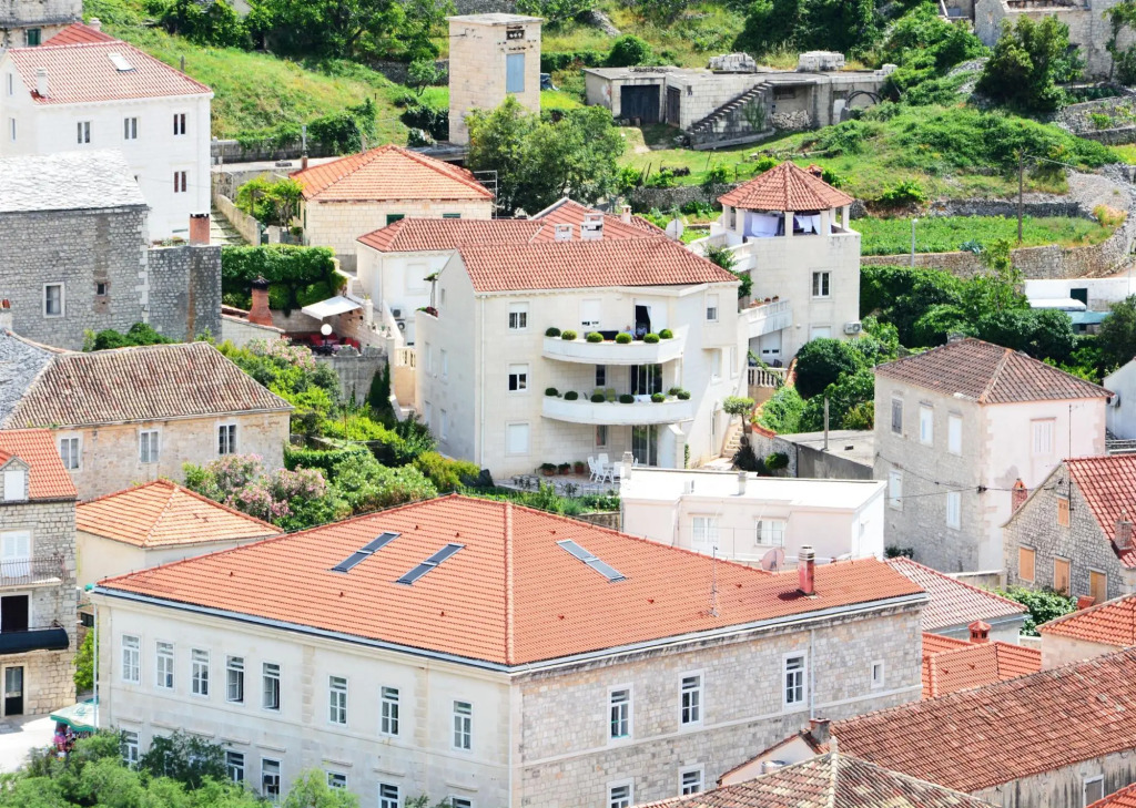 Apartments by the sea Pucisca, Brac - 15381