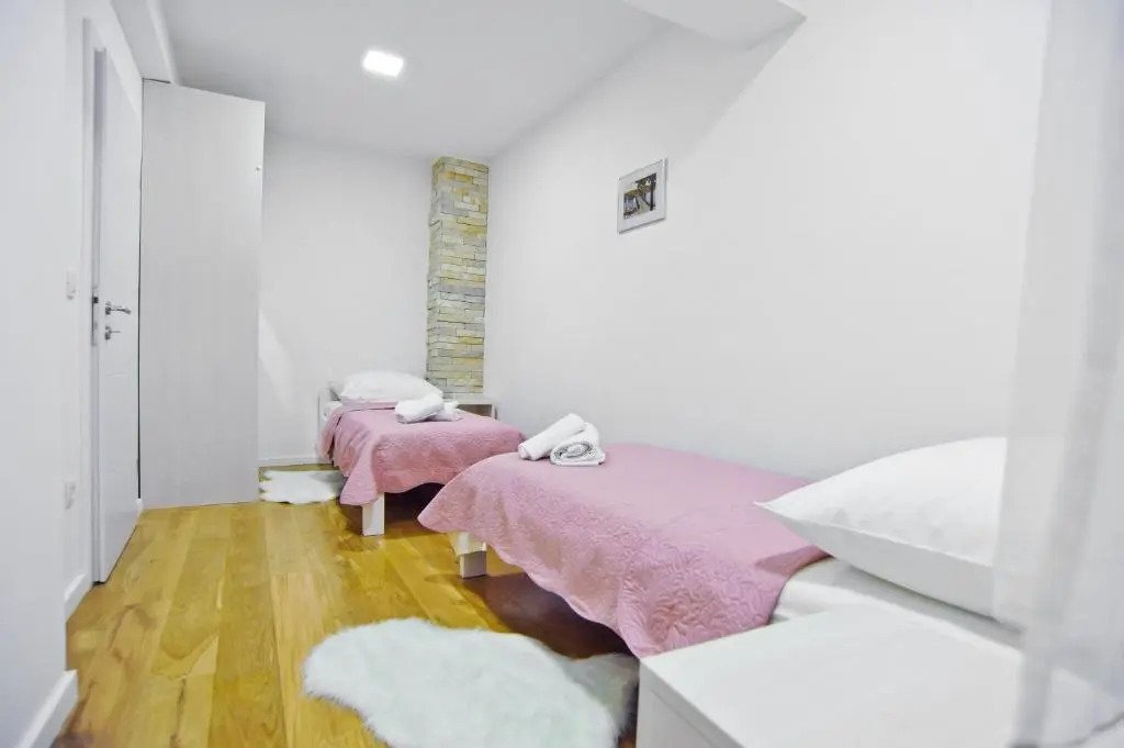 Apartment Domalu Old Town