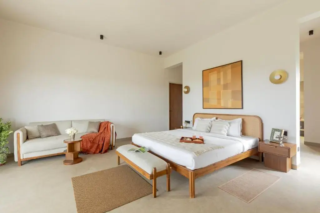SaffronStays Aurum Villa, Moringa Valley - 3BR hilltop villa with Aravalli views, bonfire & trails near Lake Pichola