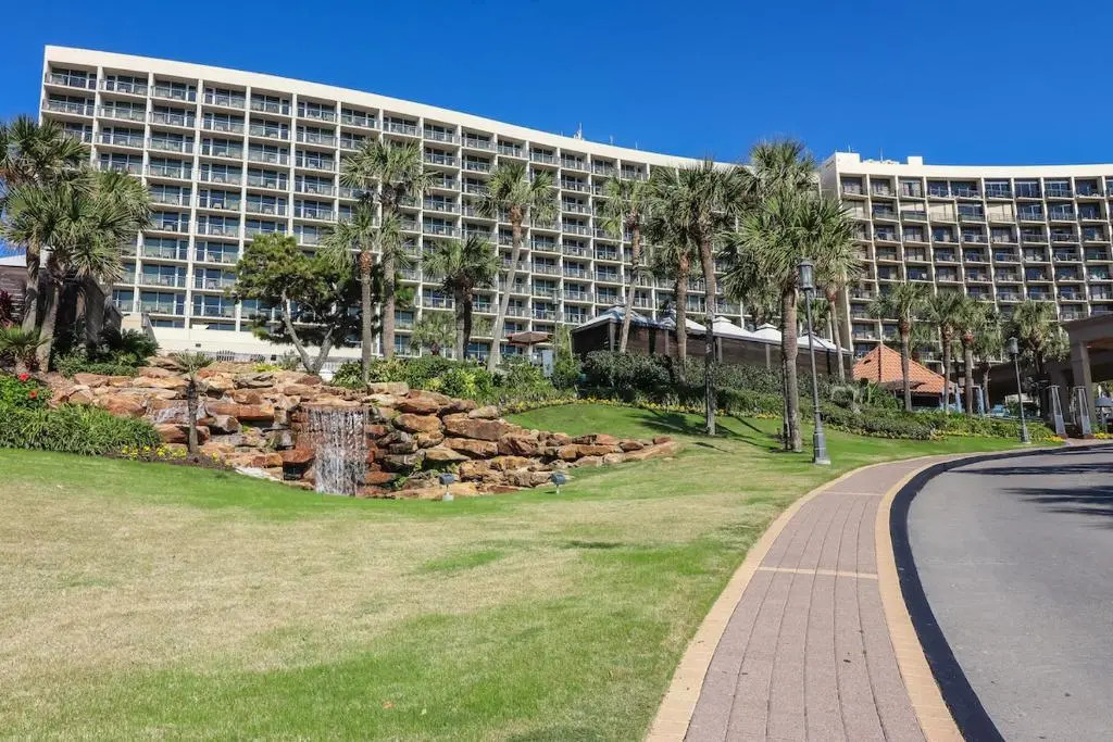 Gorgeous San Luis Condo Amazing Pool Amenities Ocean Views From 2 Balconies
