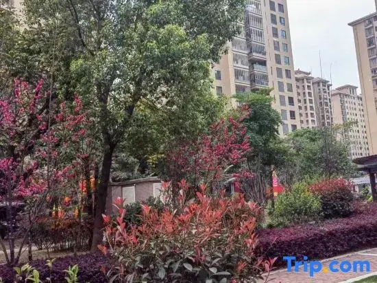 Youyi Theme Apartment (Quanzhou Dongche Station)