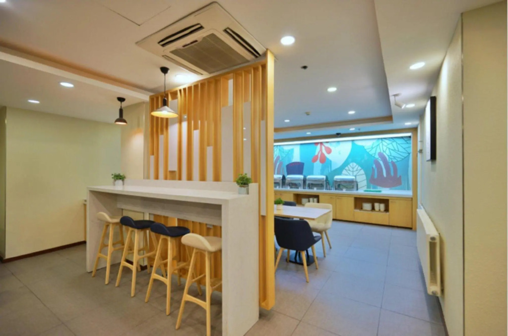 HanTing Harbin Museum Subway Station Hotel (HanTing Harbin Dongdazhi Street Hongbo Plaza)
