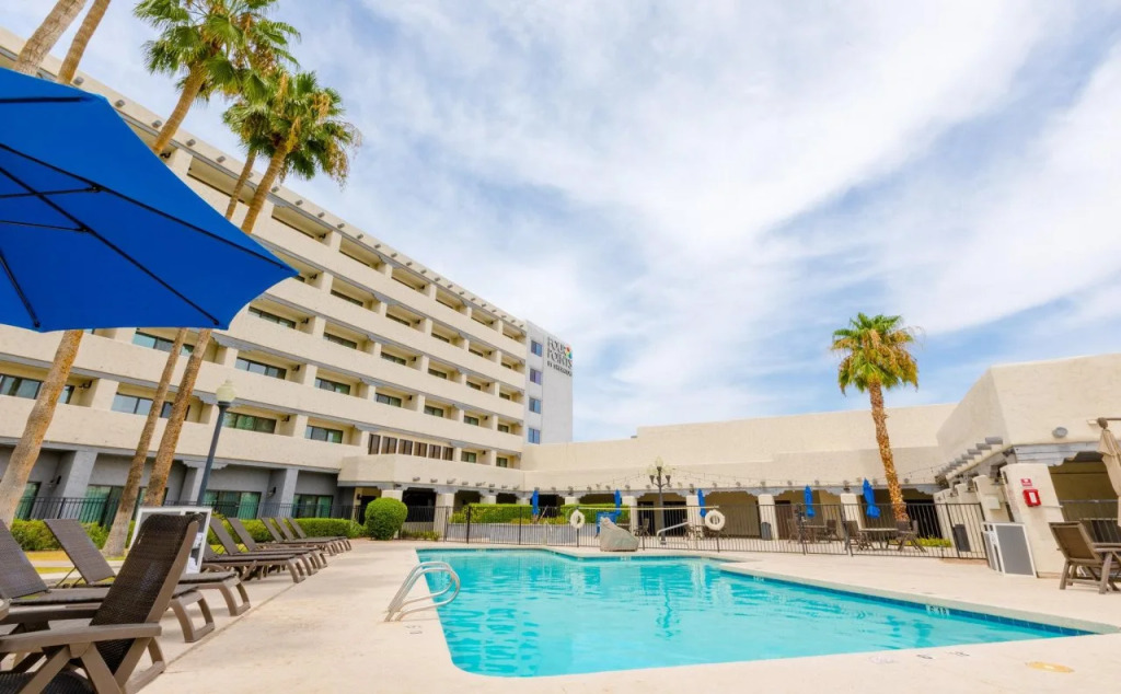 Four Points by Sheraton Phoenix South Mountain