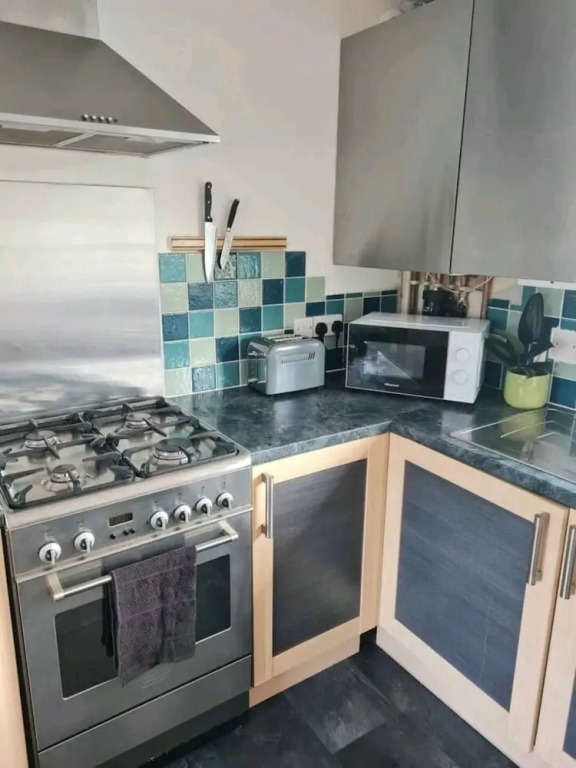 Stunning 2-bed House in Weston-super-mare