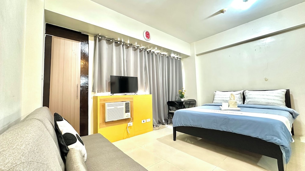 Golden Palm at One Palm Tree Villas