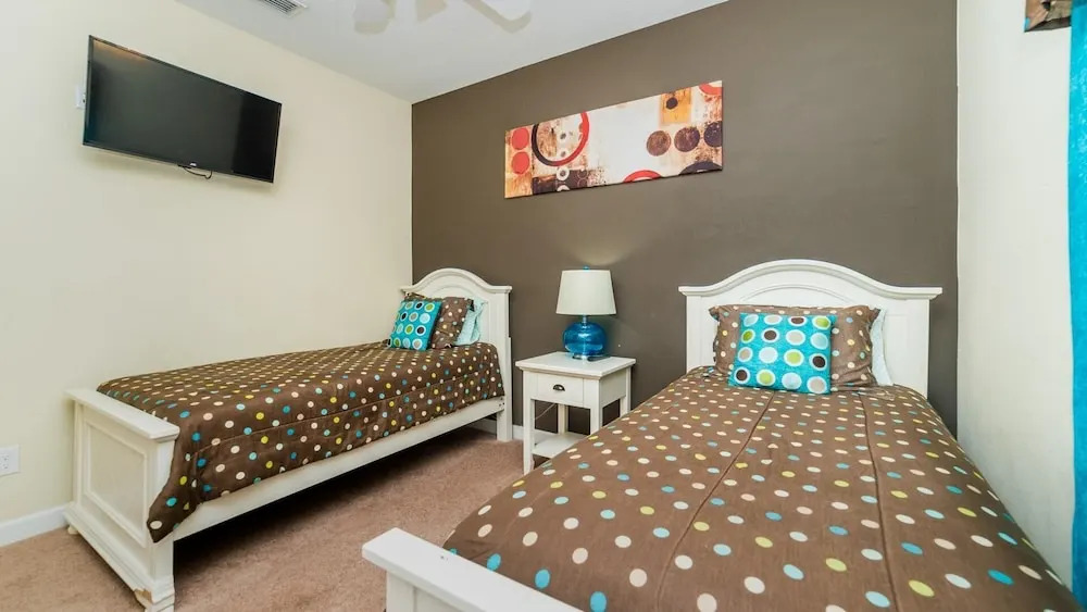 8932 Majesty Palm Road - FS