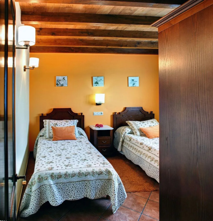 Apartamentos Rurales "La Torre" y "El Pielago"