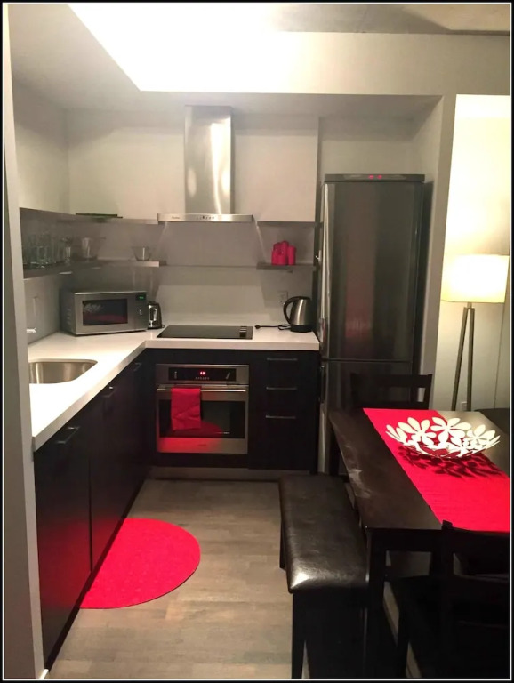 Pelicanstay in Toronto Fashion District