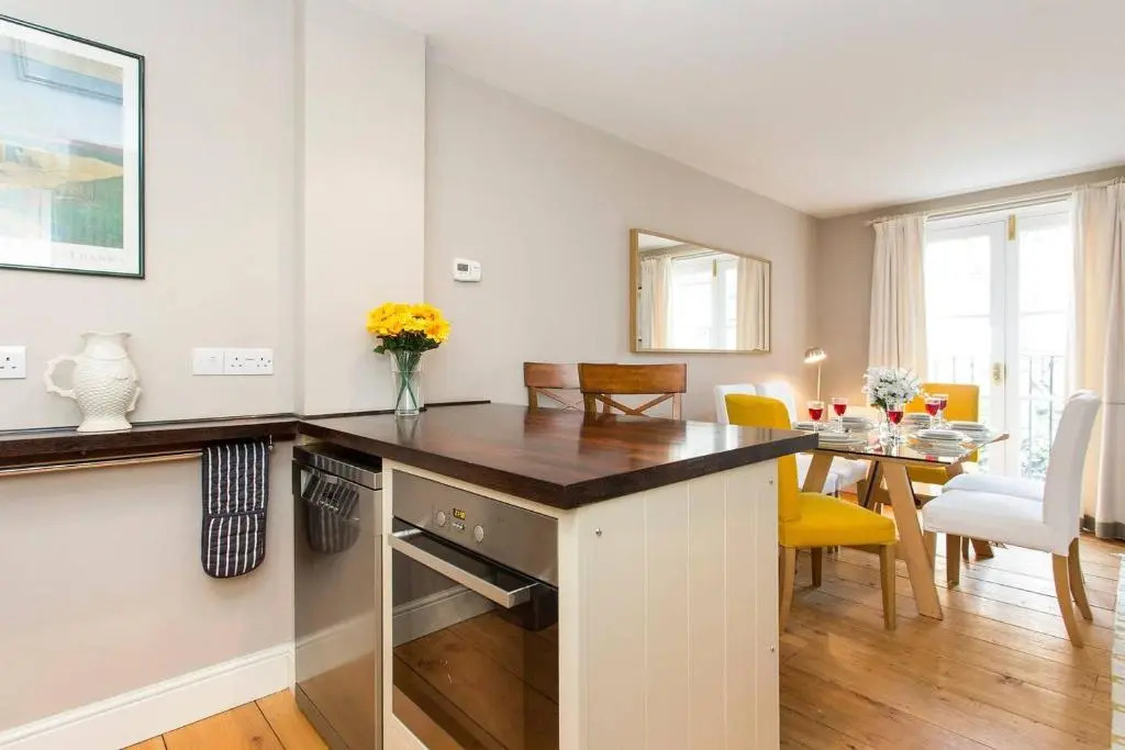 Stylish 2 Bed in Central London, sleeps 6