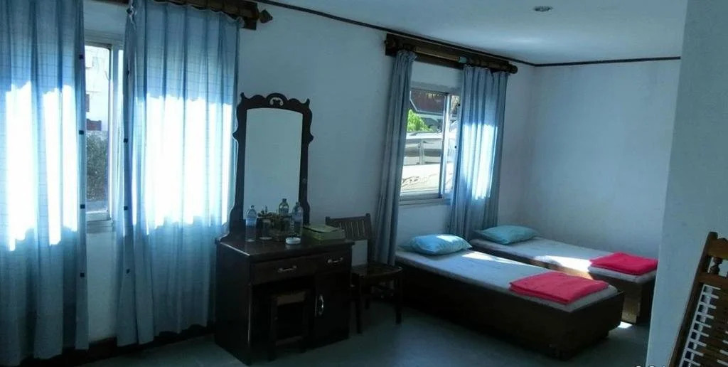 Dolphin Inn