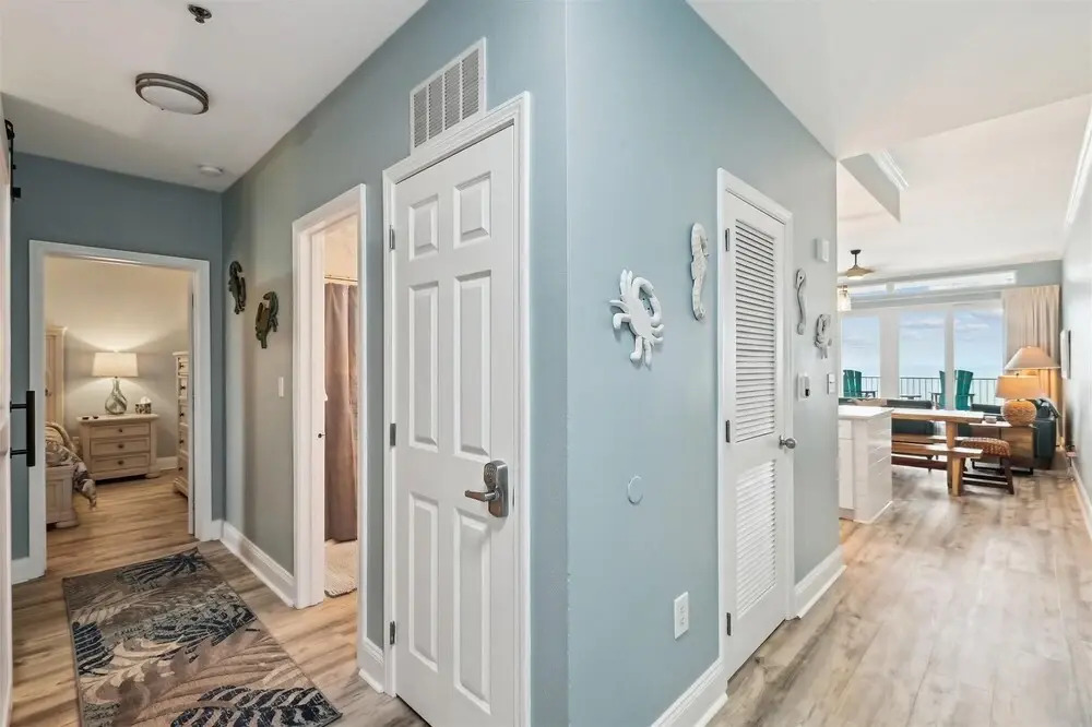 Laketown Wharf 2123 3 Bedroom Condo