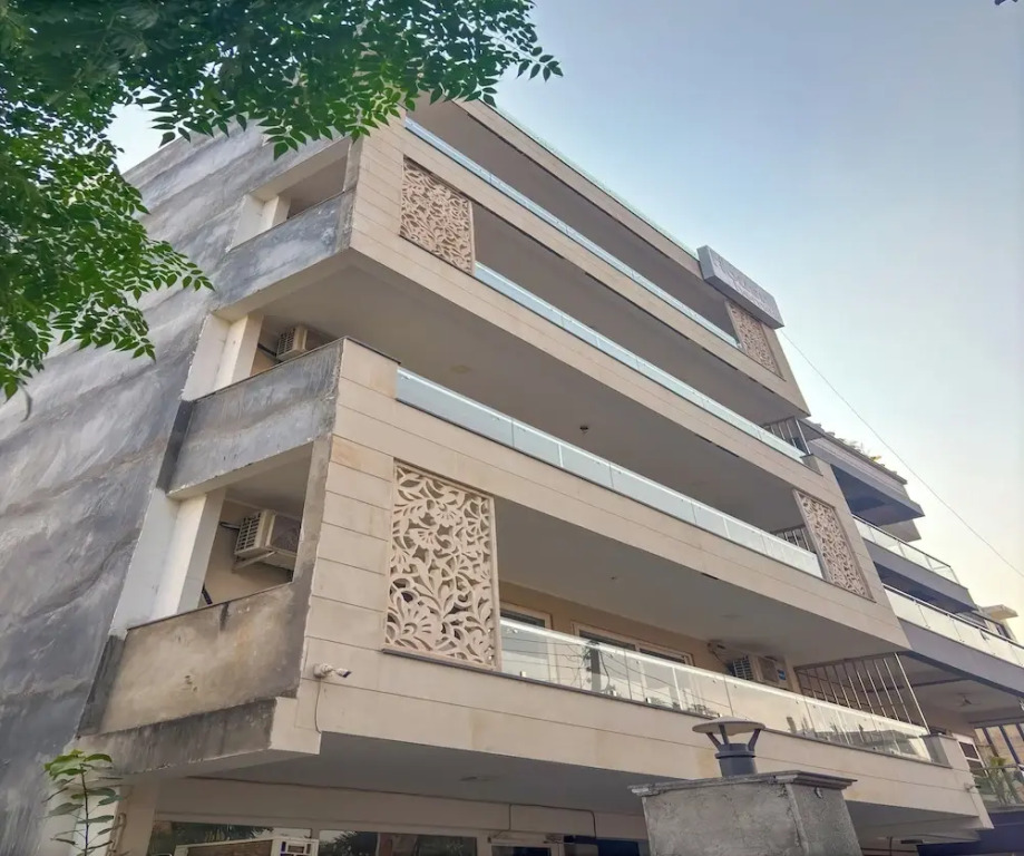 Housr 1 RK Sector 27 Gurgaon Golf Course