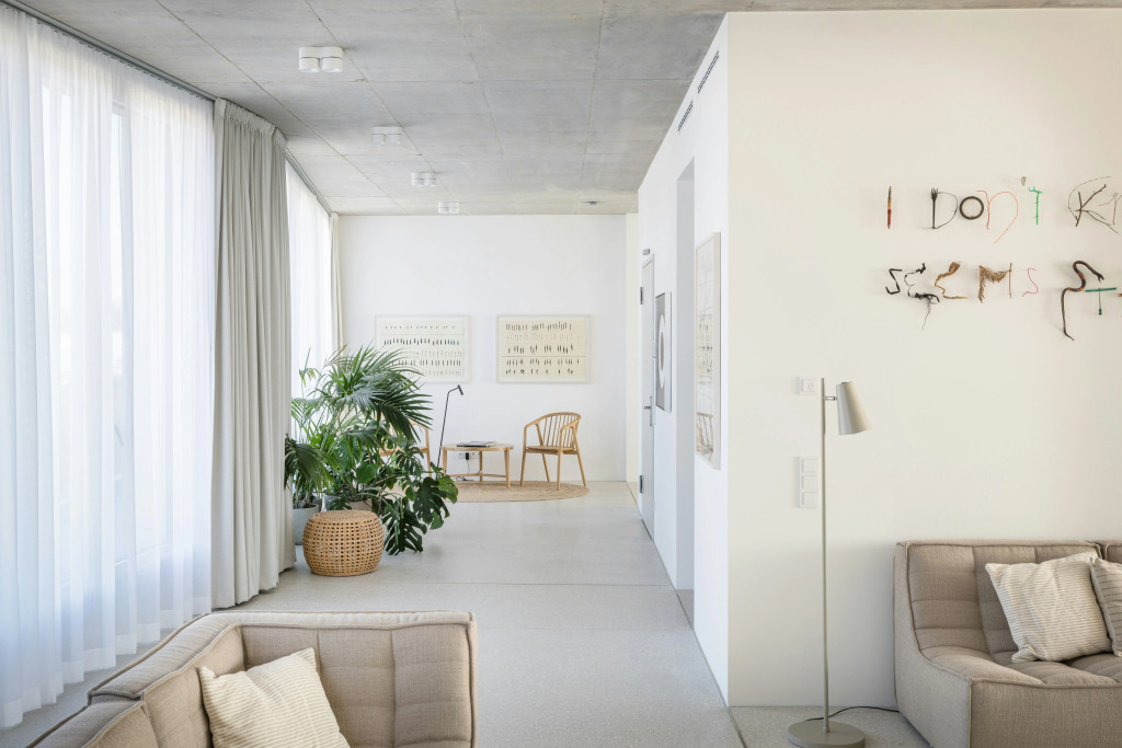 Carlotta Apartments