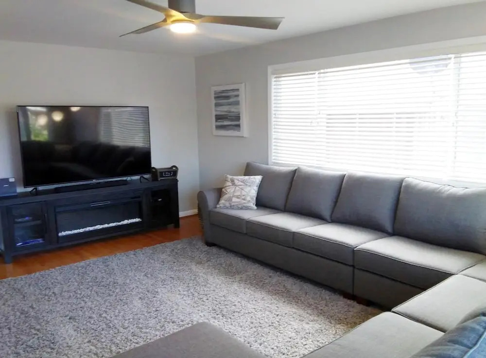 1881 Beach Dr