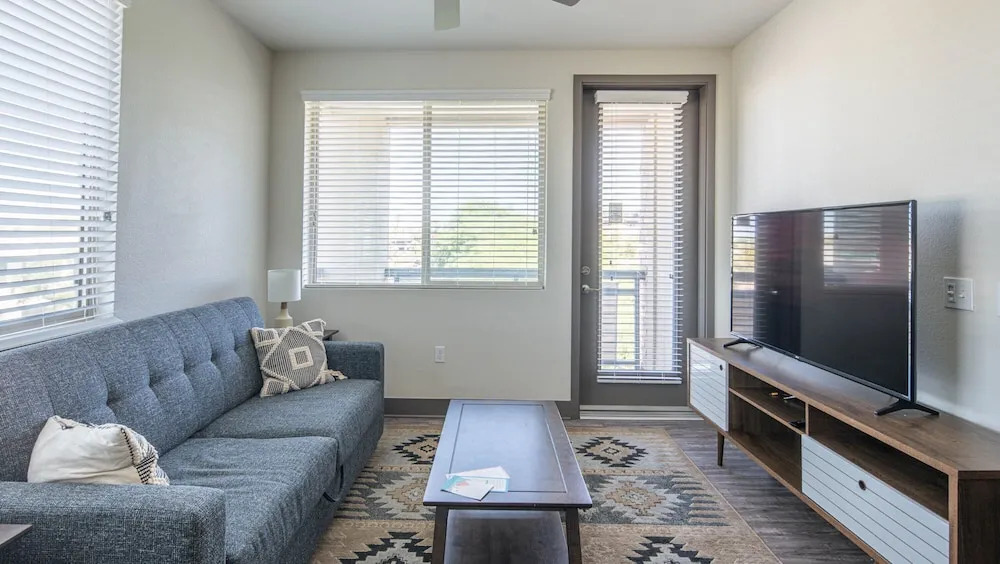 WanderJaunt Luxe Central Phoenix Apts
