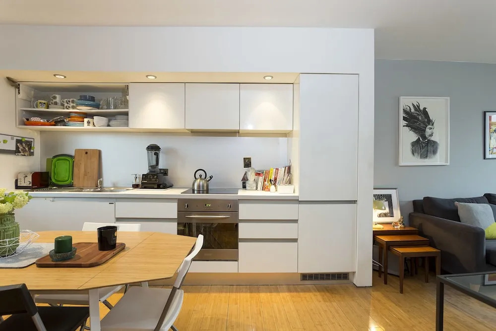 1 Bedroom East London Balcony Flat