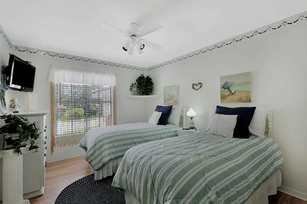 Piccadilly Cir Home