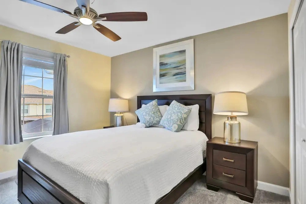 Modern Luxury Townhome With hot tub & Private Pool - Near Theme Parks
