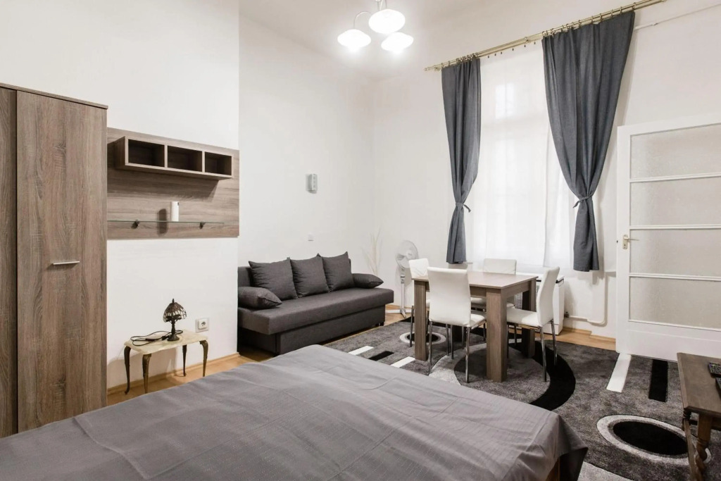 Synagogue Apartments