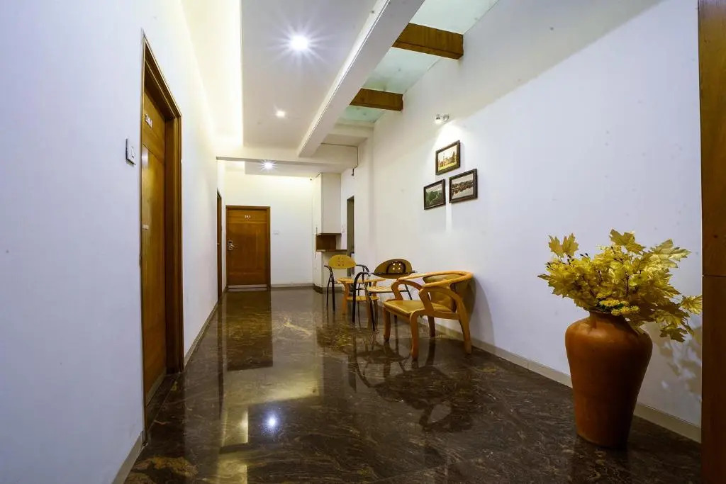Hotel SRI SRI EXECUTIVE KOLHAPUR NEAR MAHALAXMI TEMPLE