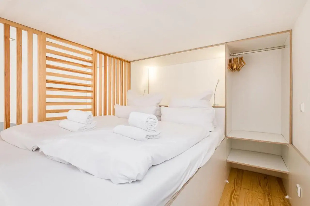 Stylish New Cube Loft II by Berlin-Wall-Apartments