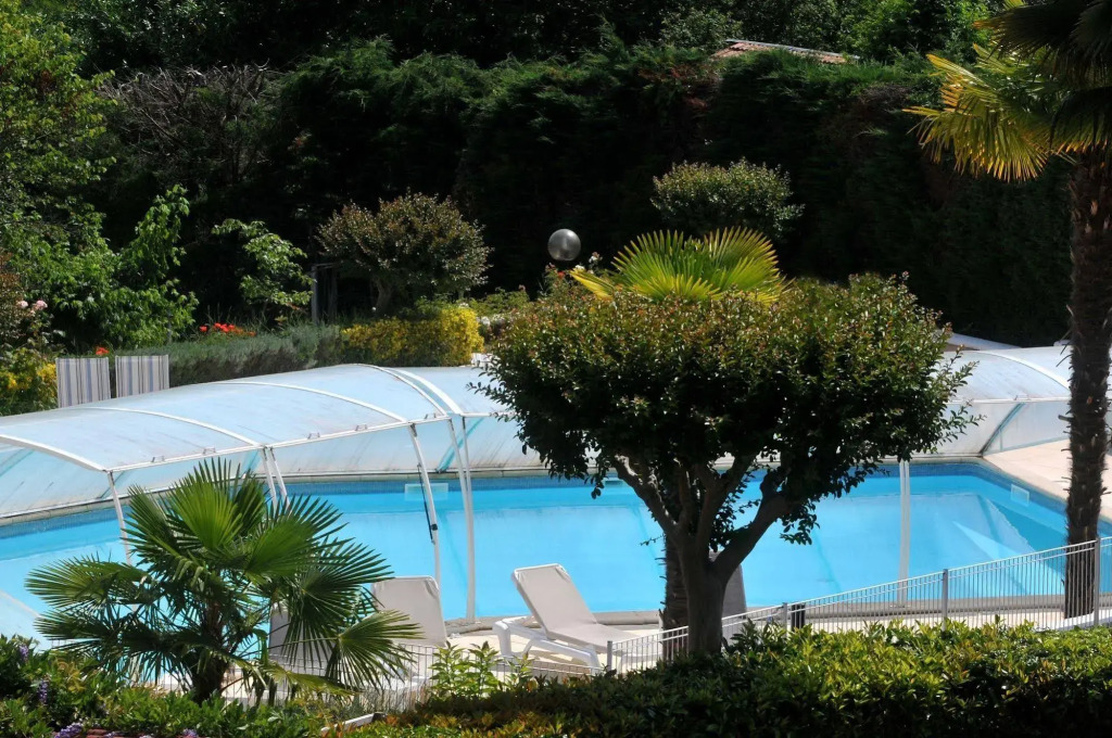 Logis Hôtel & Restaurant Aux Tauzins