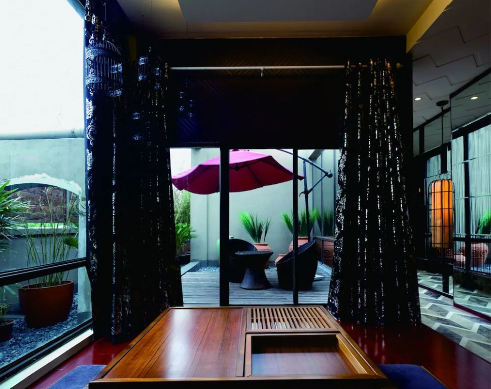 Luxurious Romantic Hotel