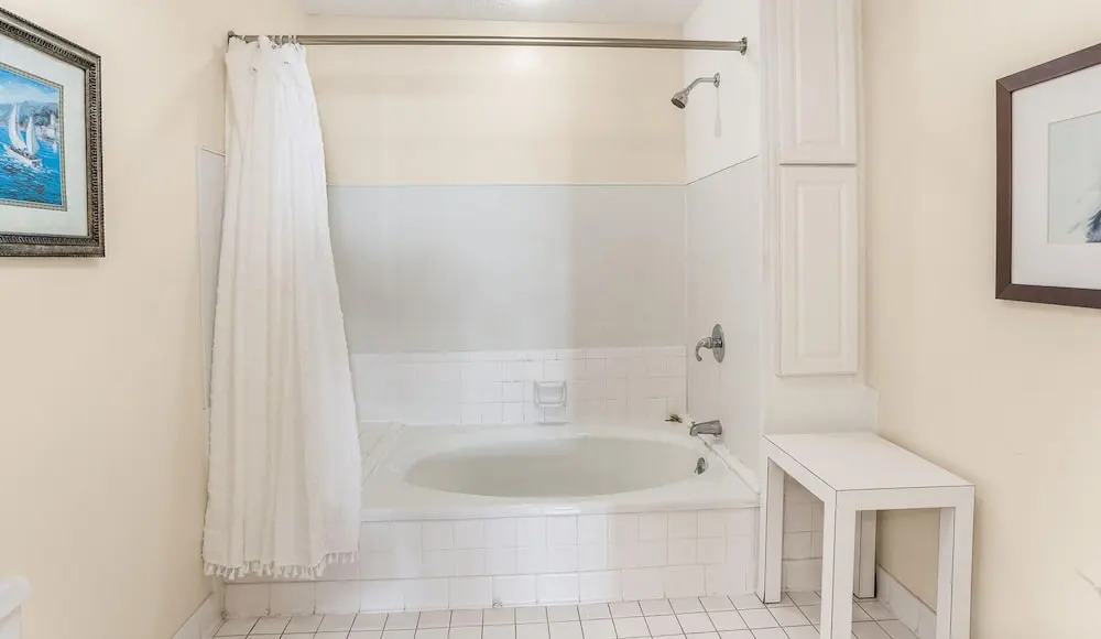 643 New Haven - Three Bedroom Villa