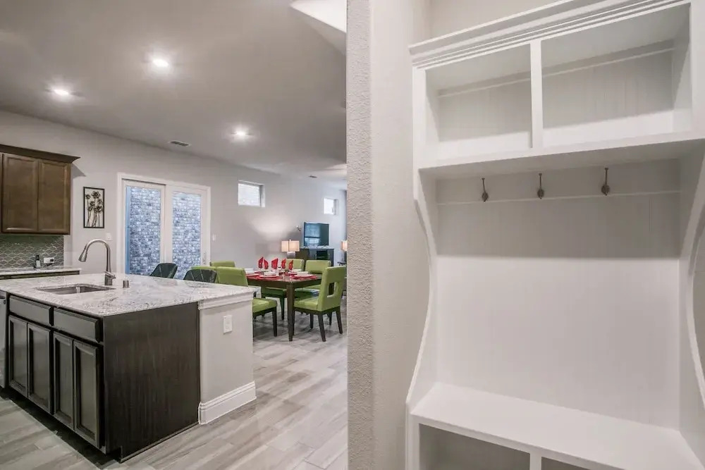 Beautiful furnished 3 bedroom Allen Home
