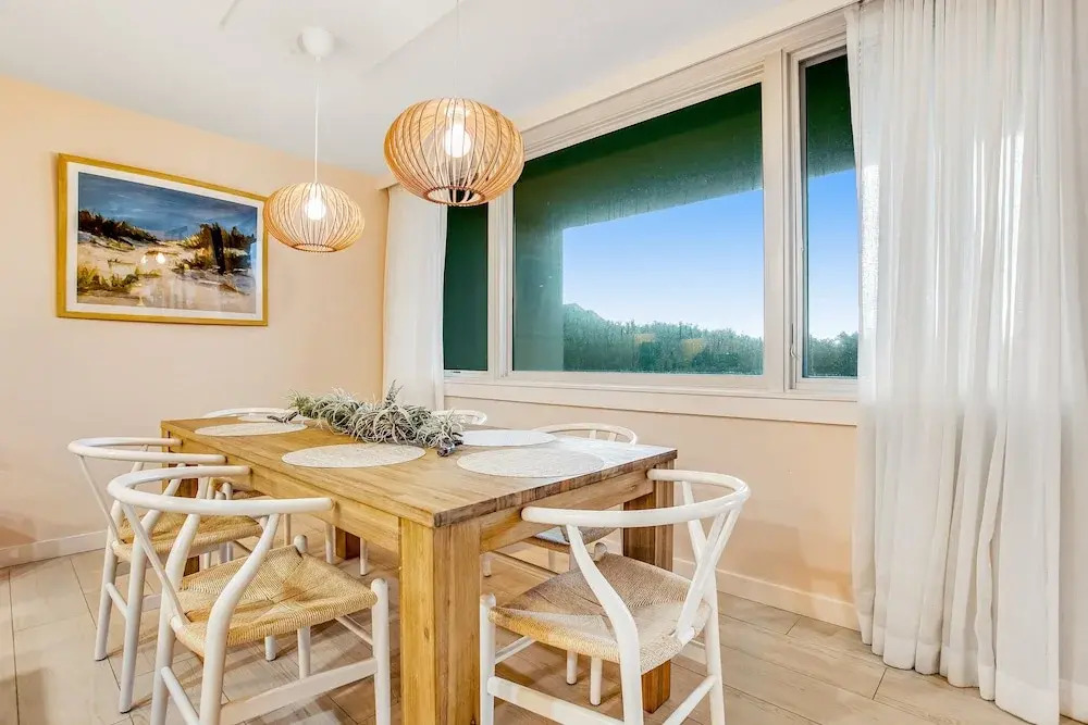 Beach Condo With Balcony, W/d, AC, Outdoor Pool & Fast Wifi