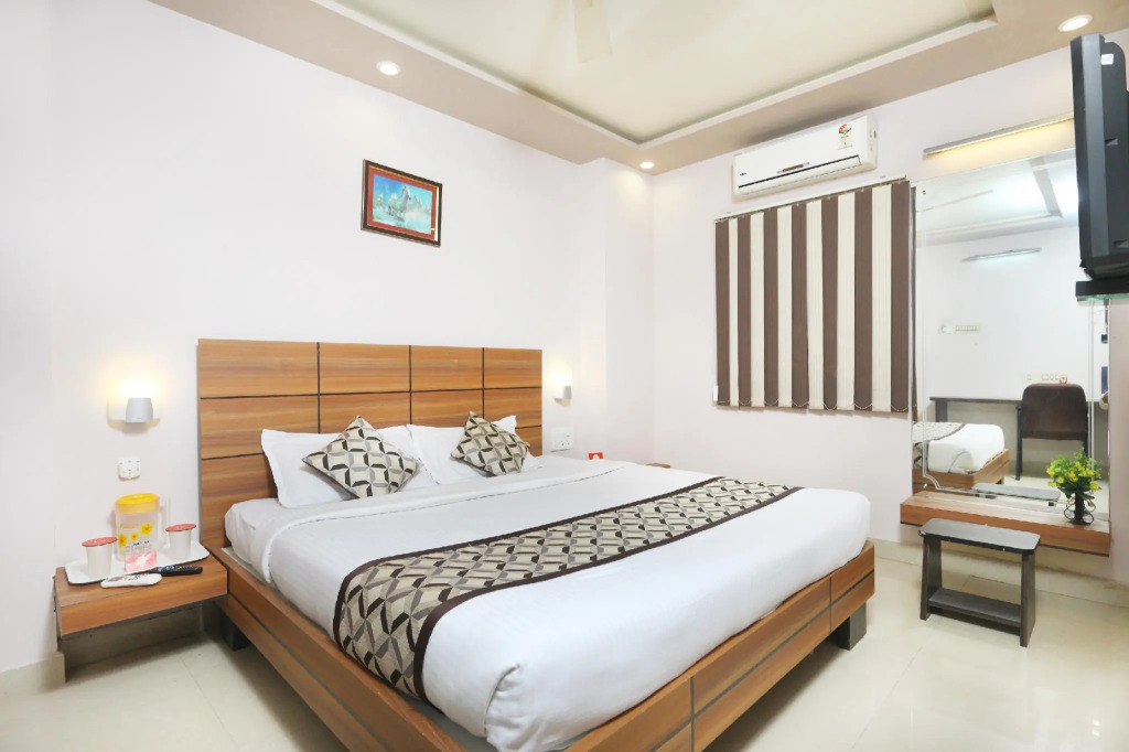 OYO 7810 Keshiv Galaxy Inn