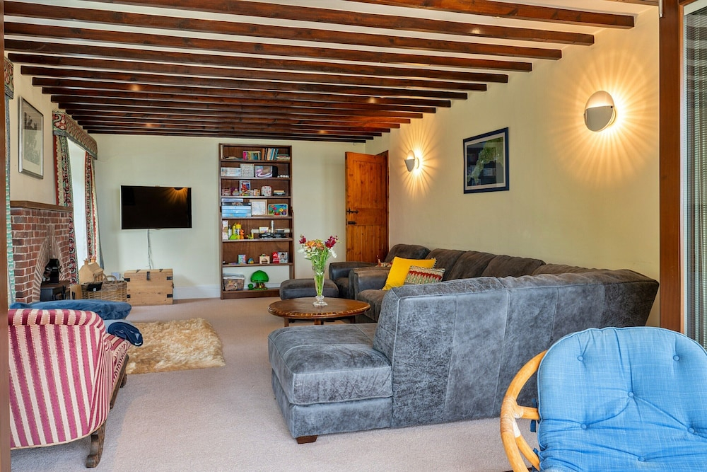 Group House With Sea-views, Veranda, No Deposit