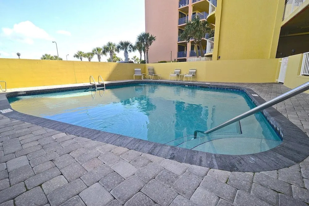 Emerald Skye 21 1 Bedroom 1 Bathroom Condo