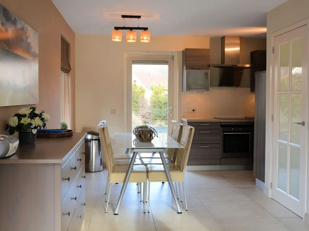 Comfy Holiday Home in Noordwijkerhout near Beach