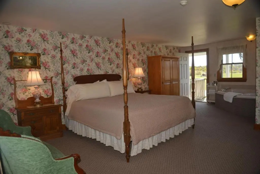 Rose Farm Inn