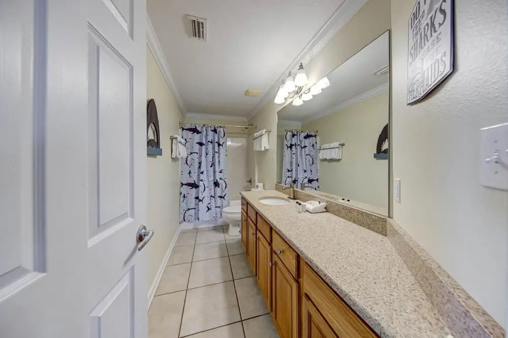 Bayfront Spacious Condo for Boat Lovers and Steps to White Sands of Fort Morgan