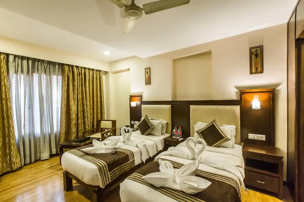 Hotel Golden Manor