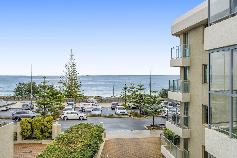 Sandcastles Beachfront ☆ Luxury Retreat Apartment