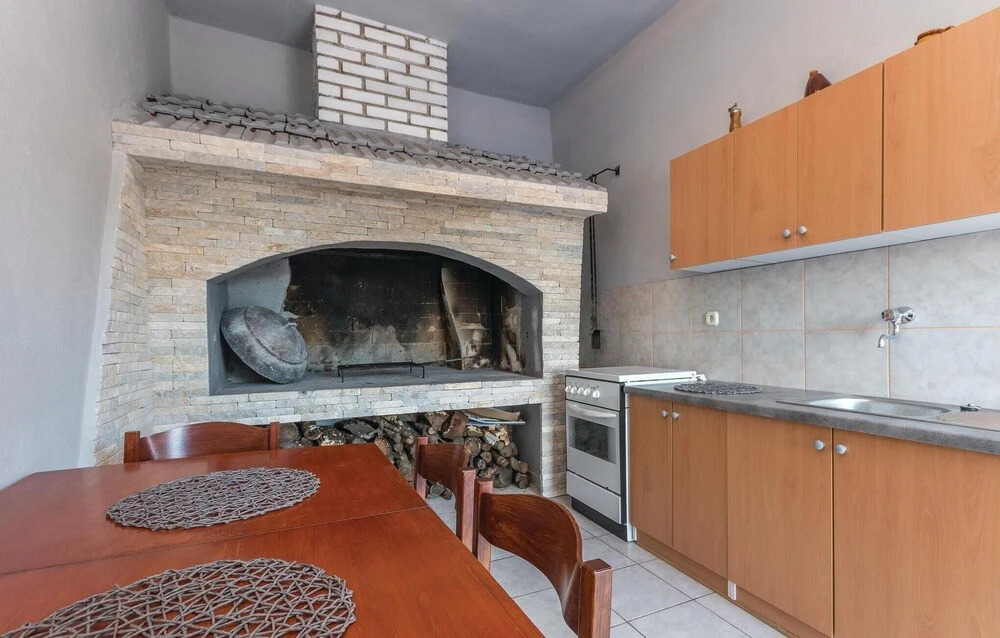 Two-Bedroom Holiday Home Krusevo With An Outdoor Swimming Pool 04