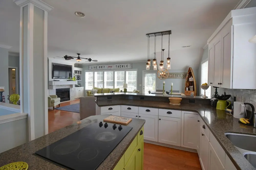 1 Block To Beach! Ocean-view Oak Island 4 Bedroom Home