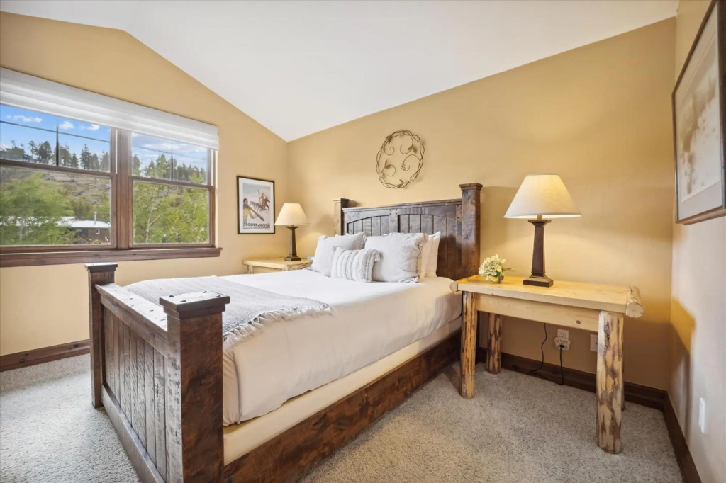 Highland Greens Comfort 3 Bedroom Townhouse by Redawning