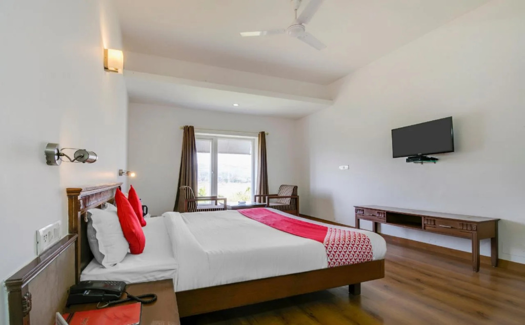 Rex Hotel by OYO