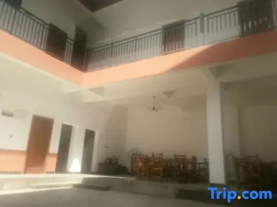 Yangshuo Banshan Courtyard (Yulong River Rafting Pier)