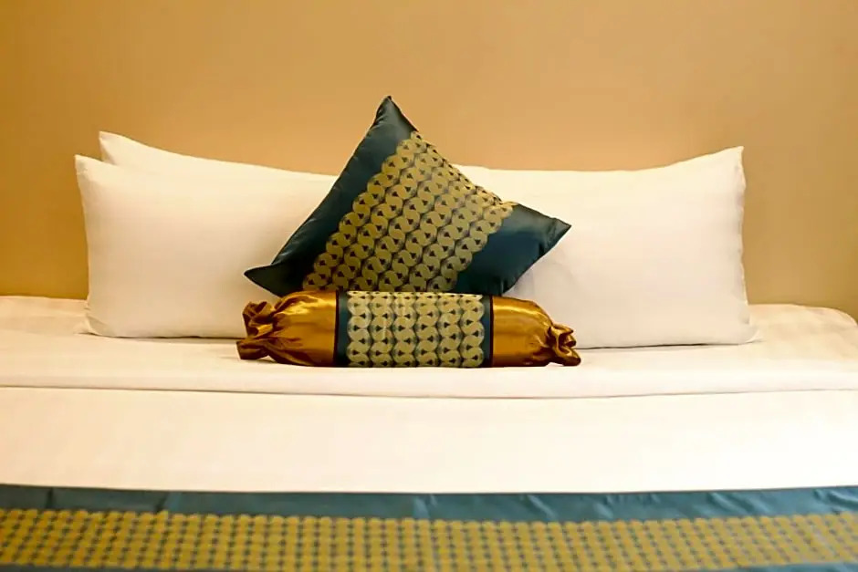 Blooming Suites