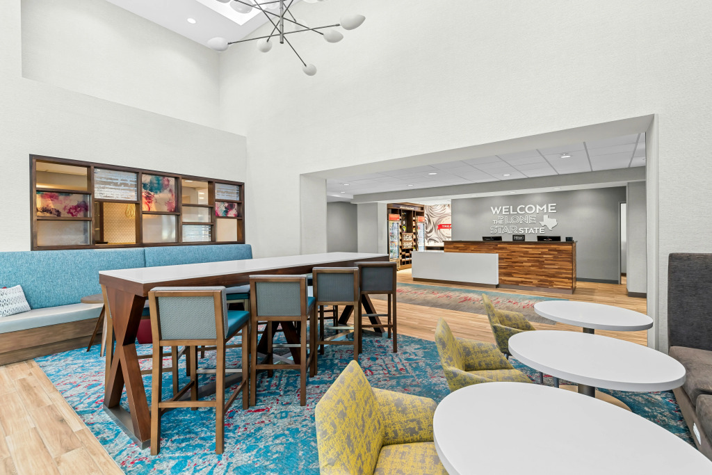 Hampton Inn & Suites Dallas - Farmers Branch