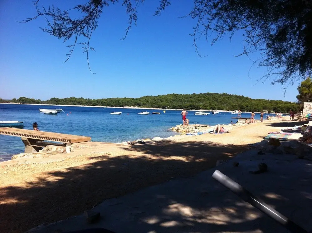 Glory - 100m From Beach - A1