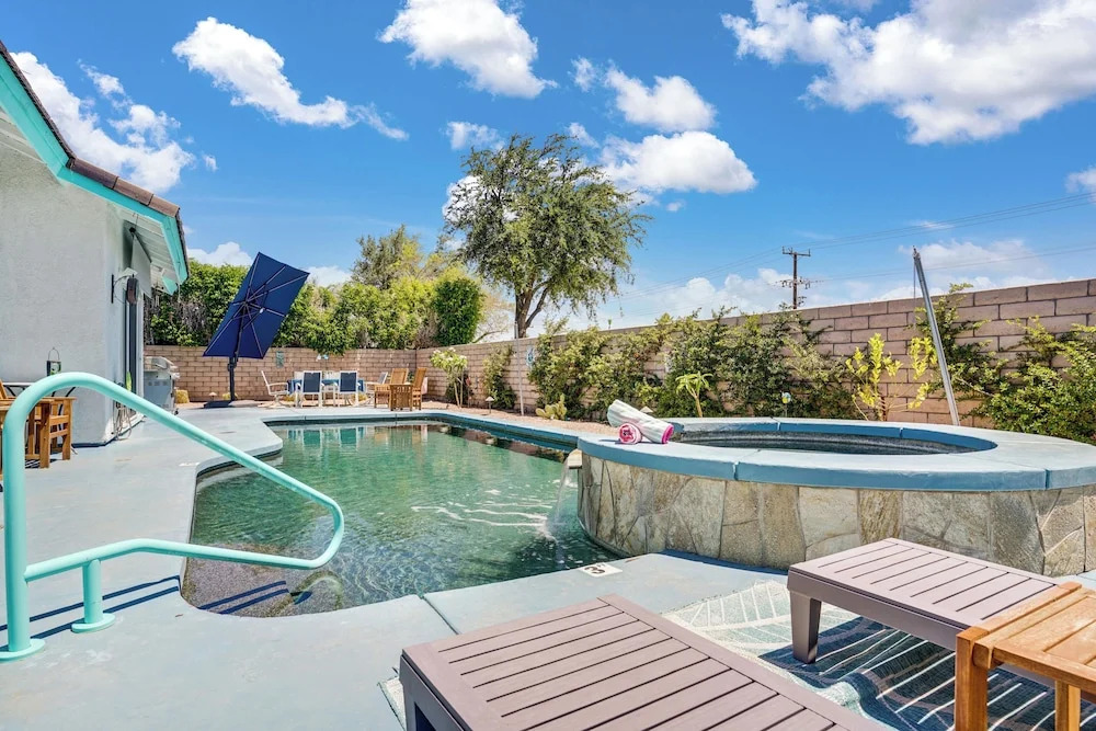 Casa Solara is a Quintessential Palm Springs Retreat