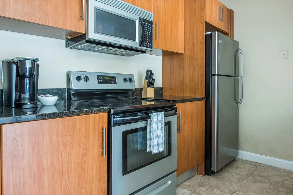 Sunny Apartments near Beach by Frontdesk